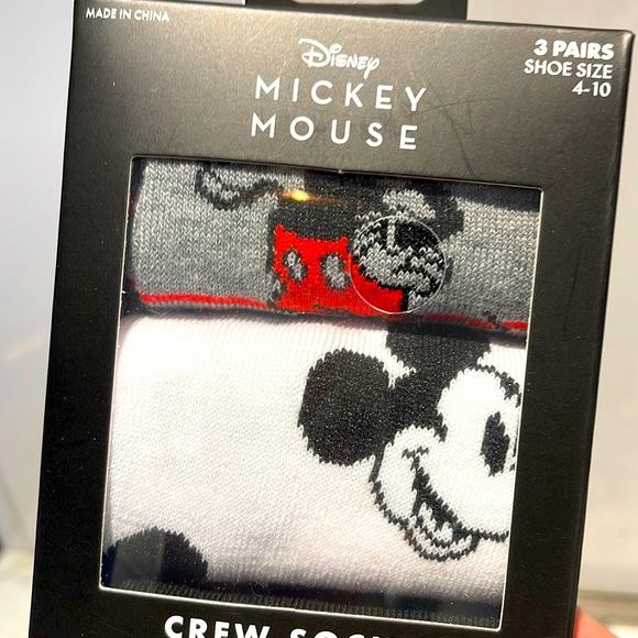 ❤️🖤NIB/Disney’s Mickey Mouse 3 pairs of crew socks in gift box. Size 4-10 - Picture 5 of 7